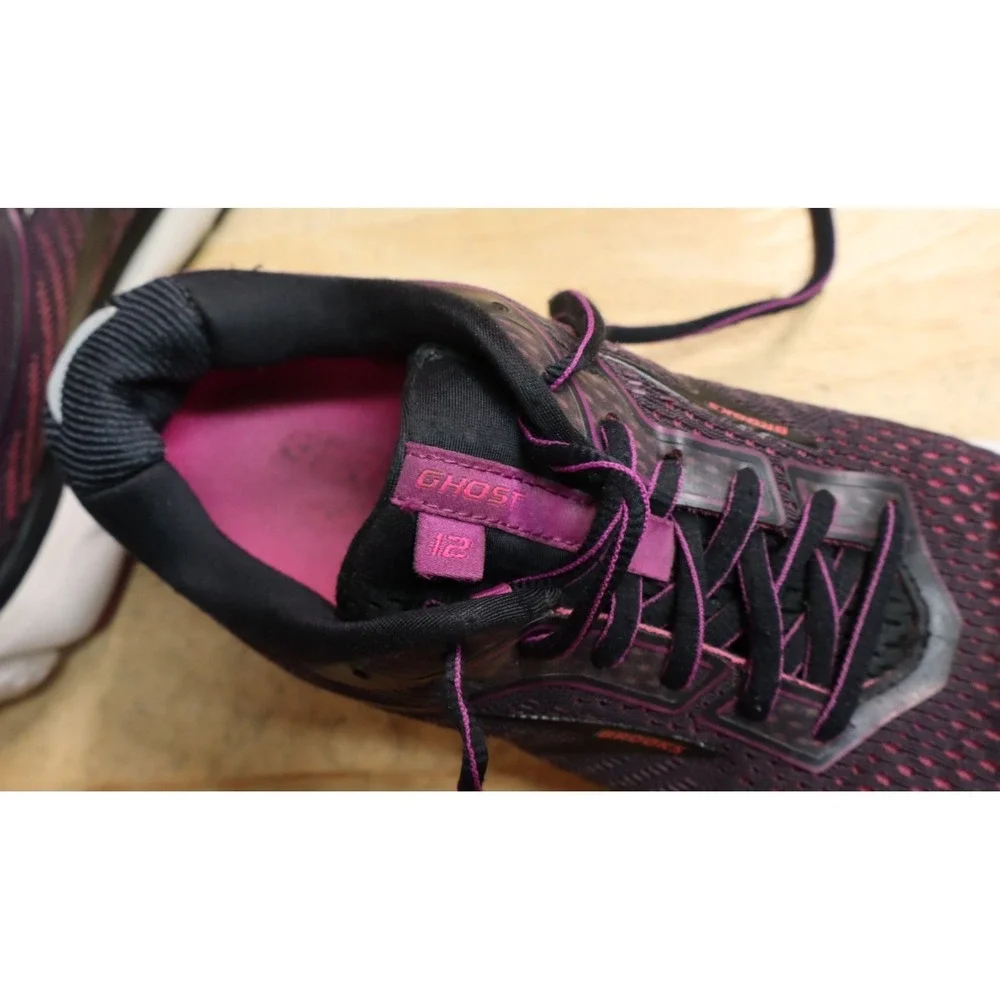 Brooks Ghost 12 Cushion Neutral Black Pink Womens Size 9 B Medium